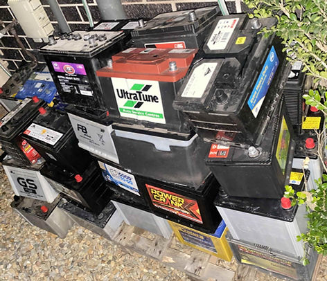 How to safely dispose of a leaking car battery